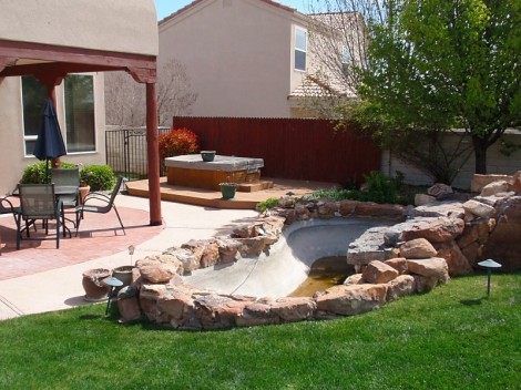 water feature and hottub